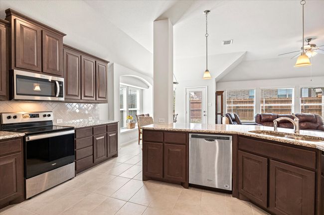 116 Cadyn Dr, House other with 3 bedrooms, 2 bathrooms and null parking in Keene TX | Image 22