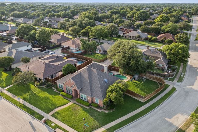 Aerial perspective of suburban area | Image 35