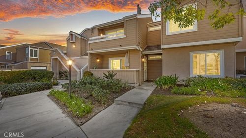 apt-b-10450 E Briar Oaks Dr, Stanton, CA, 90680-4214 | Card Image