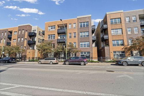 405-2935 Clybourn Ave, Chicago, IL, 60618-8190 | Card Image