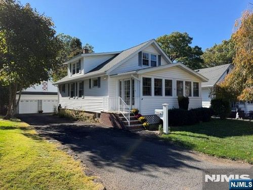 92 Chamberlain Place, Midland Park, NJ, 07432 | Card Image