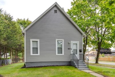 1441 Victoria Avenue, House other with 2 bedrooms, 1 bathrooms and 4 parking in North Chicago IL | Image 2