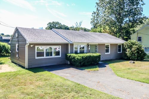 32 Hickory St, Danbury, CT, 06810-5724 | Card Image