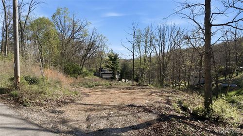 639 Castlewood Dr, Ballwin, MO, 63021 | Card Image