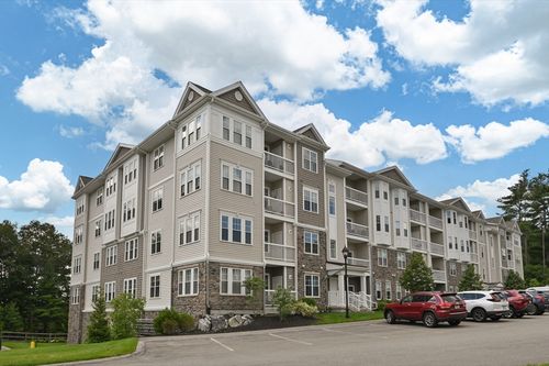 apt-201-240 Martins Lndg, North Reading, MA, 01864-2088 | Card Image
