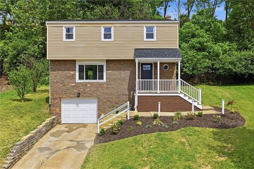 1341 Sturdy Oak Dr, Pittsburgh, PA, 15220-2033 | Card Image