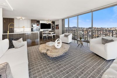 1901 - 999 Green Street, Condo with 2 bedrooms, 2 bathrooms and 1 parking in San Francisco CA | Image 2