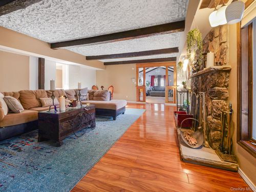 4 Lambros Dr, Monroe, NY, 10950-5579 | Card Image