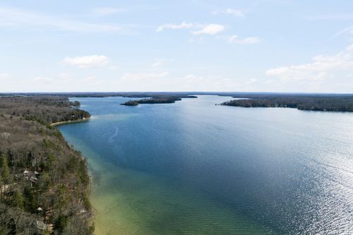 b-8906-B Manhattan N, Traverse City, MI, 49685-9614 | Card Image