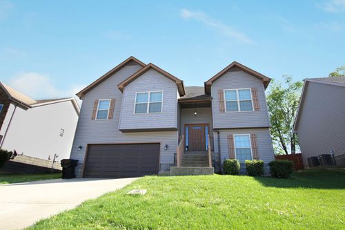 430 Leslie Wood Dr, Clarksville, TN, 37040-8692 | Card Image