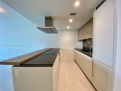 2611 - 1000 Brickell Plz, Condo with 1 bedrooms, 1 bathrooms and null parking in Miami FL | Image 3