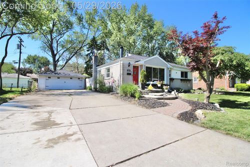29505 Minton St, Livonia, MI, 48150-6021 | Card Image