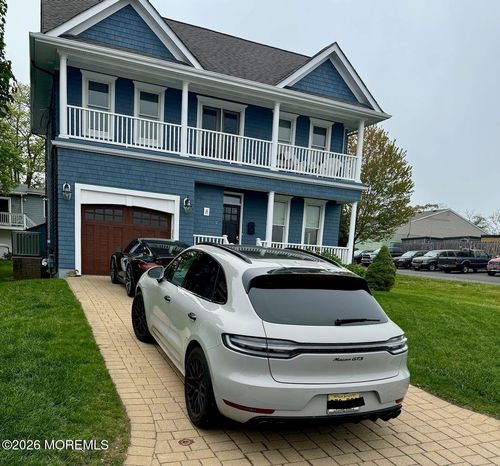 8 Avenue Of Two Rivers, Rumson, NJ, 07760-1702 | Card Image