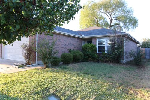 8821 Sagebrush Trl, Cross Roads, TX, 76227-3826 | Card Image