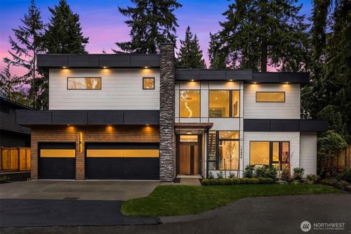 10656 Woodhaven Ln, Bellevue, WA, 98004-7211 | Card Image