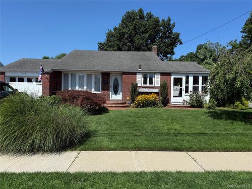 244 Ocean Ave, Massapequa Park, NY, 11762-2129 | Card Image