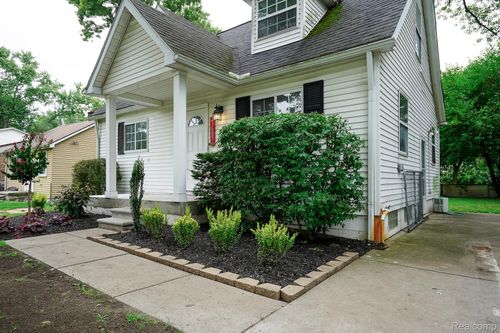 21685 Roosevelt Ave, Farmington Hills, MI, 48336-5648 | Card Image