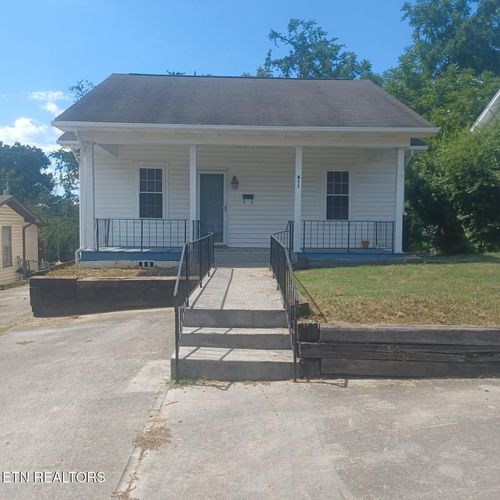 411 W 7th Ave, Lenoir City, TN, 37771-1512 | Card Image