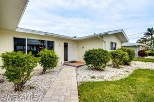 913 43rd Ter, Cape Coral, FL, 33904-5364 | Card Image