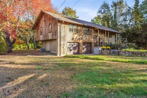 32 Thistle Rd, Norwalk, CT, 06851-1916 | Card Image