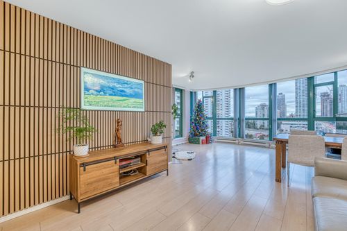 1102-5899 Wilson Ave, Burnaby, BC, V5H4R9 | Card Image