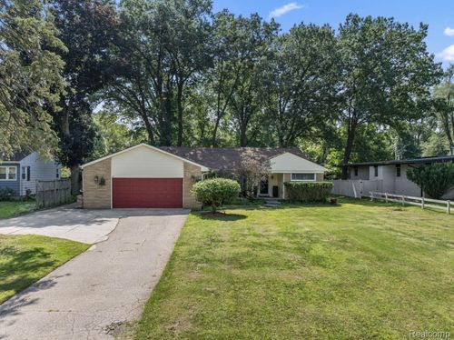 23565 Oliver Ct, Southfield, MI, 48033-3107 | Card Image