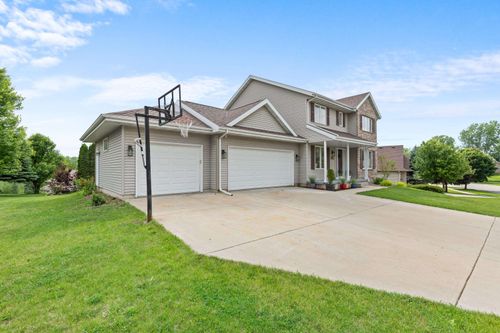 1505 Green Valley Rd, Mount Horeb, WI, 53572-3601 | Card Image