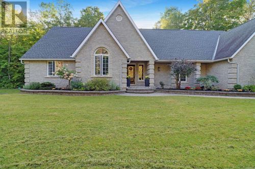 2069 Highway 132 Rd, Renfrew, ON, K7V3Z7 | Card Image