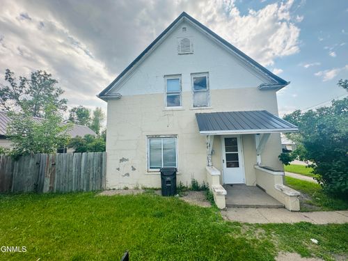 202 8th Ave Se, Jamestown, ND, 58401-4351 | Card Image