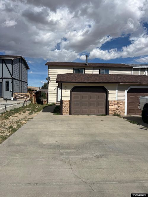 119 E Miller St, Rawlins, WY, 82301-6362 | Card Image