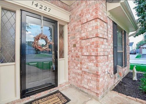 14227 Sandfield Dr, Houston, TX, 77077-1418 | Card Image
