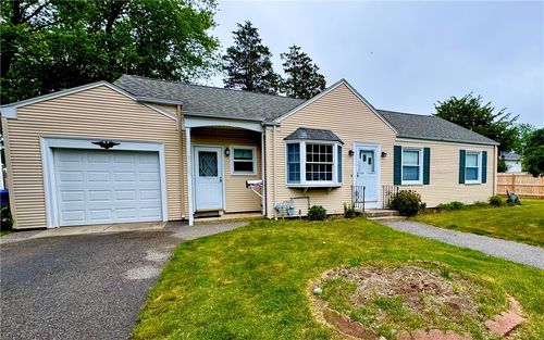 11 Winthrop St, Riverside, RI, 02915-2623 | Card Image