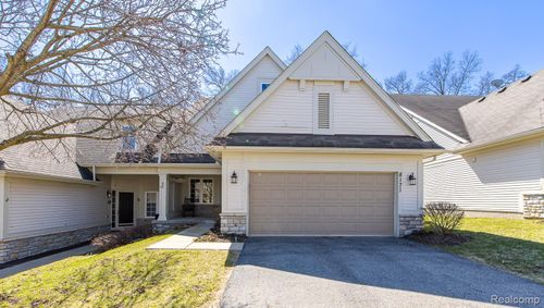 8171 Timber Trl, White Lake, MI, 48386-3597 | Card Image