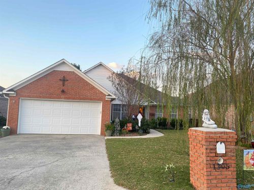 1305 Berrivine Drive, Hartselle, AL, 35640 | Card Image