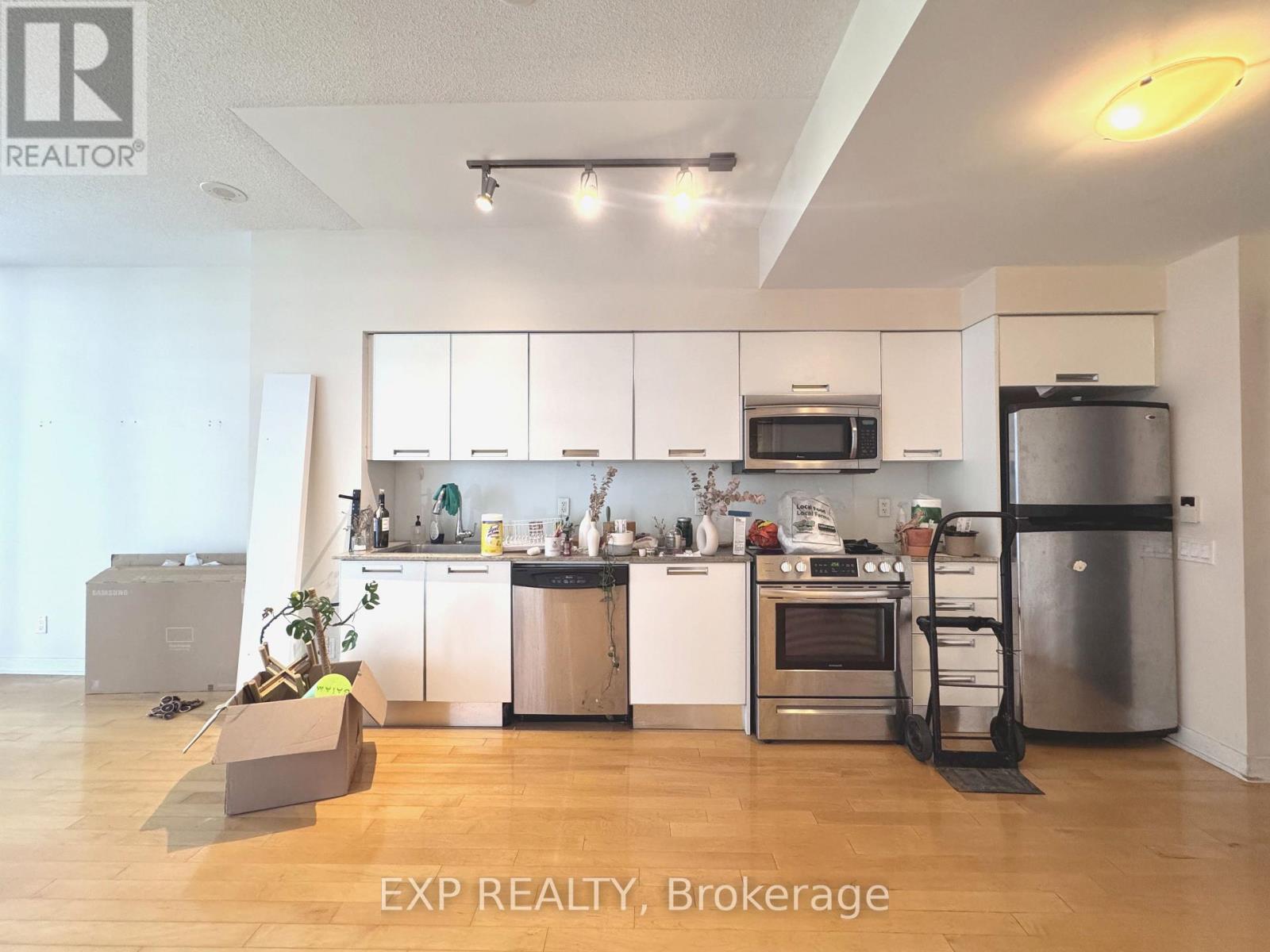Residential Lease in Toronto (Church-Yonge Corridor) 3