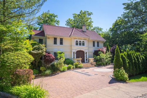87 Arleigh Rd, Great Neck, NY, 11021-1442 | Card Image