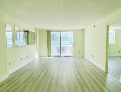 222 - 401 Ocean Dr, Condo with 1 bedrooms, 1 bathrooms and null parking in Miami Beach FL | Image 2