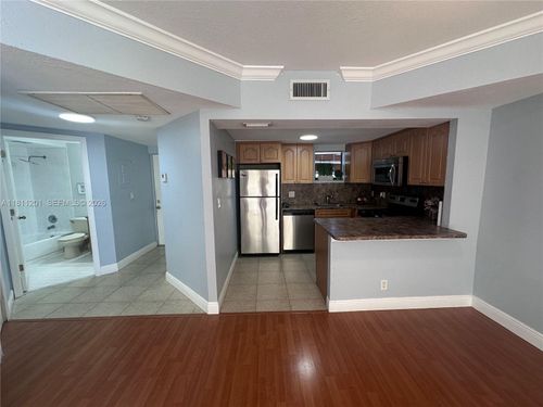 502-8290 Lake Dr, Doral, FL, 33166-4676 | Card Image