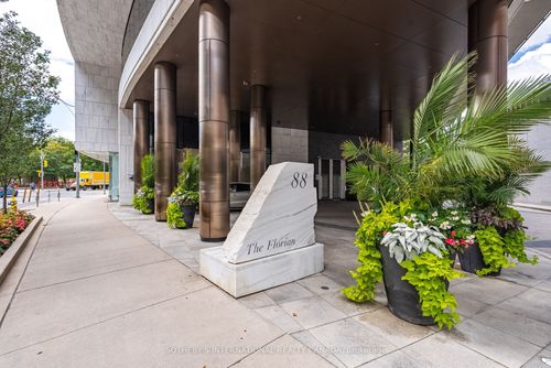 804-88 Davenport Rd, Toronto, ON, M5R0A5 | Card Image