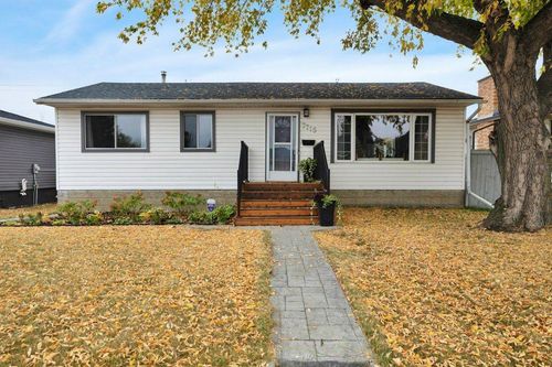 7715 73 Ave Nw, Edmonton, AB, T6C0C4 | Card Image