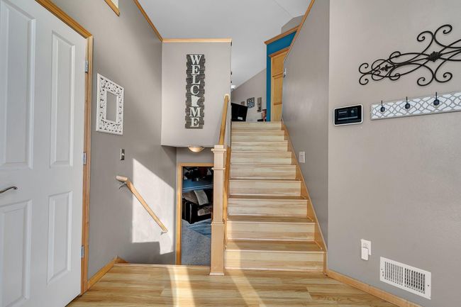 Bright foyer | Image 14