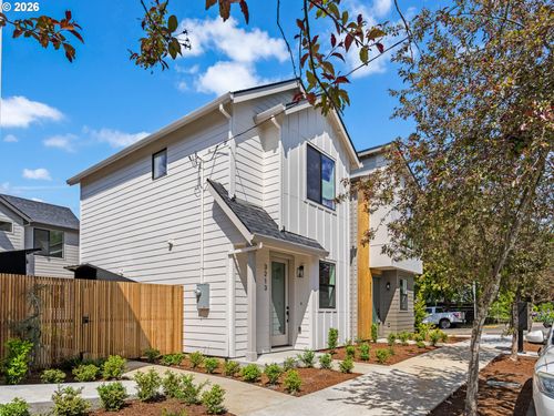 3213 Se 28th Ave, Portland, OR, 97202-2006 | Card Image