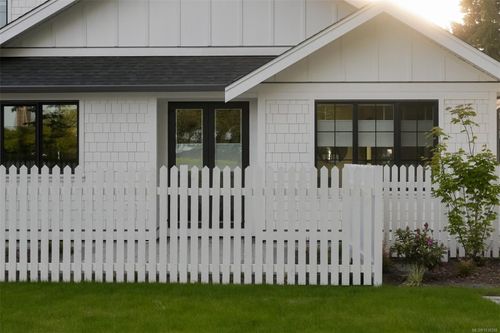 1-5032 Wesley Rd, Victoria, BC, V8Y1Z4 | Card Image