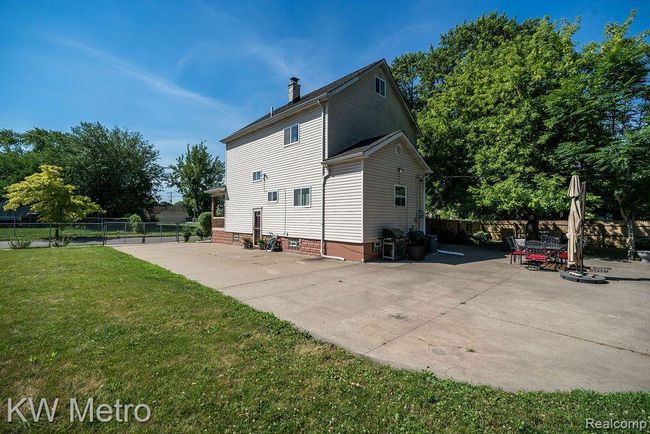 8864 Rathbone Street, Home with 3 bedrooms, 2 bathrooms and null parking in Detroit MI | Image 10