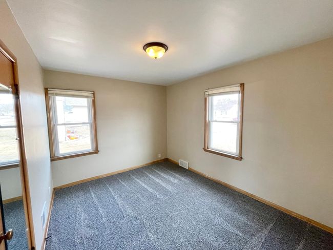 421 W Van Dusen St, House other with 5 bedrooms, 2 bathrooms and null parking in Springfield MN | Image 28