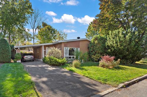 10388 Rue Belvédère, Montréal, QC, H8Y2J3 | Card Image