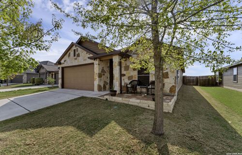 962 Pumpkin Rdg, New Braunfels, TX, 78130-2172 | Card Image