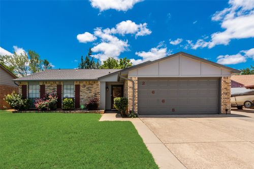 2668 Castanada Cir, Fort Worth, TX, 76112-6123 | Card Image