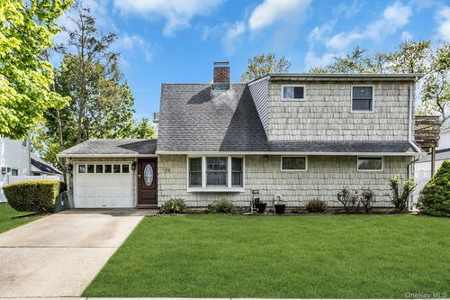 159 Kingfisher Rd, Levittown, NY, 11756-2117 | Card Image