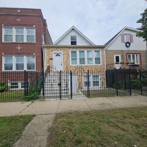 4914 W Congress Pkwy, Chicago, IL, 60644-4935 | Card Image